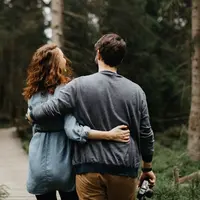 Kamu, masa depanku yang berasal dari masa lalu. (via: dailywomen.co.id)