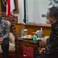 Mendikbudristek Nadiem Makarim saat bertemu dengan Sekjen PP Muhammadiyah Abdul Mu'ti. (Istimewa)