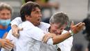 Pelatih Inter Milan, Antonio Conte, merayakan kemenangan timnya saat menghadapi Bayer Leverkusen pada perempat final Liga Europa di Duesseldorf Arena, Jerman, Selasa (11/8/2020) dini hari WIB. Inter Milan menang 2-1 atas Bayer Leverkusen dalam pertandingan tersebut. (AFP/Martin Meissner/pool)