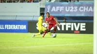 Pertandingan Timnas Indonesia U-23 kontra Malaysia pada laga perdana Grup B Piala AFF U-23 2023 di Rayong Province Stadium, Rayong, Jumat (18/8/2023). (Bola.com/PSSI)