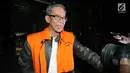 Kepala KPP Pratama Ambon La Masikamba usai menjani pemeriksaan 1 x 24 jam pasca terjaring OTT di gedung KPK, Jakarta, Kamis (4/10). La Masikamba resmi ditetapkan sebagai tersangka dan ditahan KPK. (Merdeka.com/Dwi Narwoko)