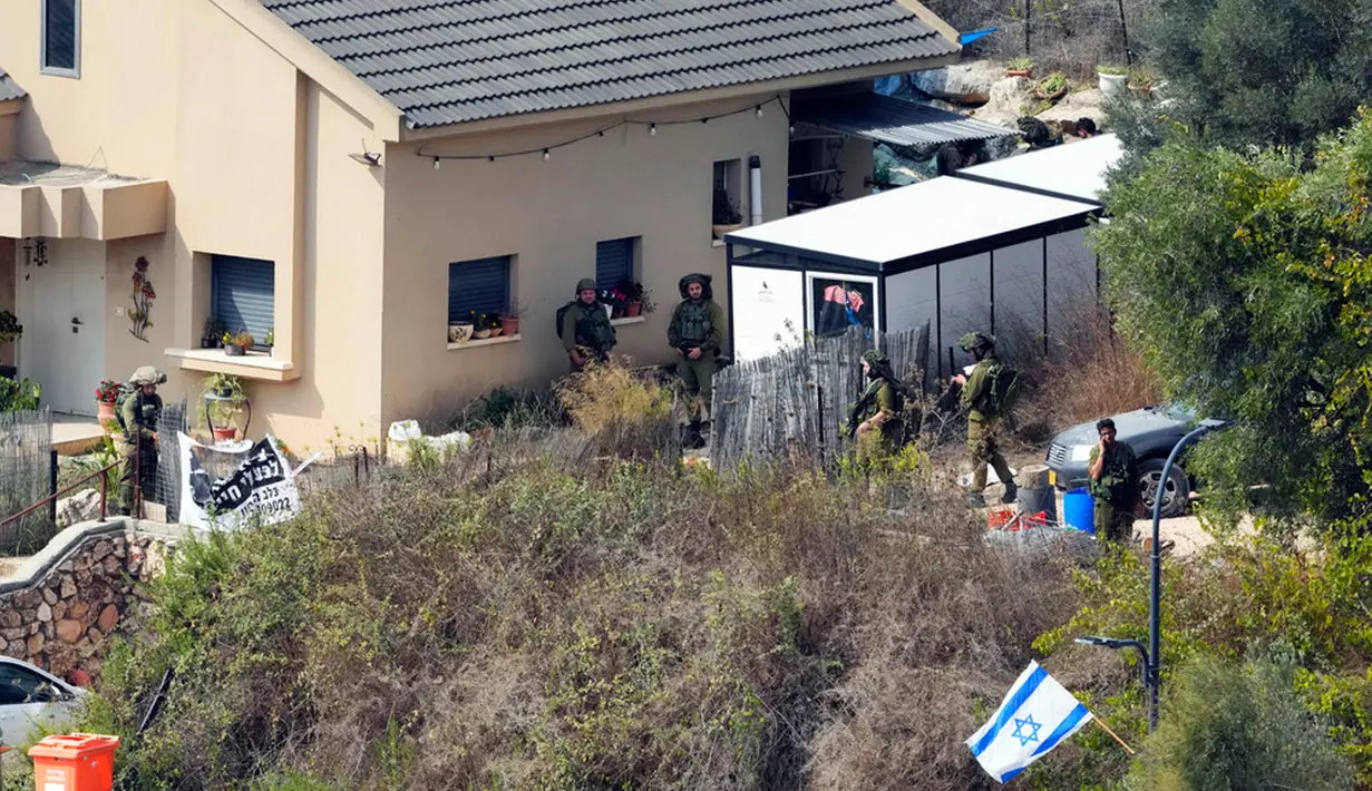Tercatat lebih dari 800 warga Israel dan 500 warga Palestina tewas dalam pertempuran sengit. (AP Photo/Hassan Ammar)