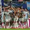 Tim Argentina merayakan kemenangan setelah Diney Borges dari Cape Verde mencetak gol bunuh diri selama pertandingan sepak bola babak 32 Piala Dunia di Miami Gardens, Florida, Jumat, (03/07/2026). (AP Photo/Lynne Sladky)