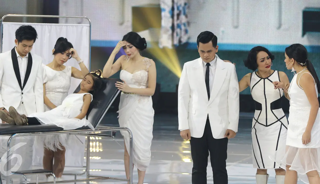 Salah satu adegan dalam drama musikal “Christmas Harmony in Diversity” di  Studio 6 Emtek City, Jakarta, Minggu (25/12/2016). (Liputan6.com/Herman Zakharia)