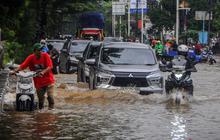 Pemanfaatan Prakiraan Cuaca BMKG: Kunci Keselamatan Warga Kota di Musim Hujan Ekstrem