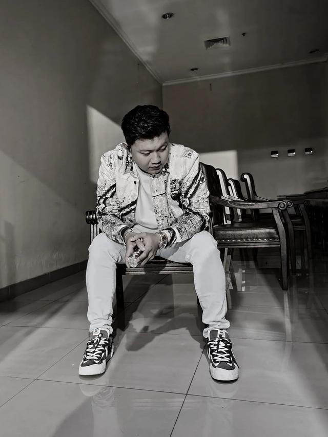 Lirik Lagu Klebus dari Denny Caknan Plus Terjemahan Trending Nomor 6