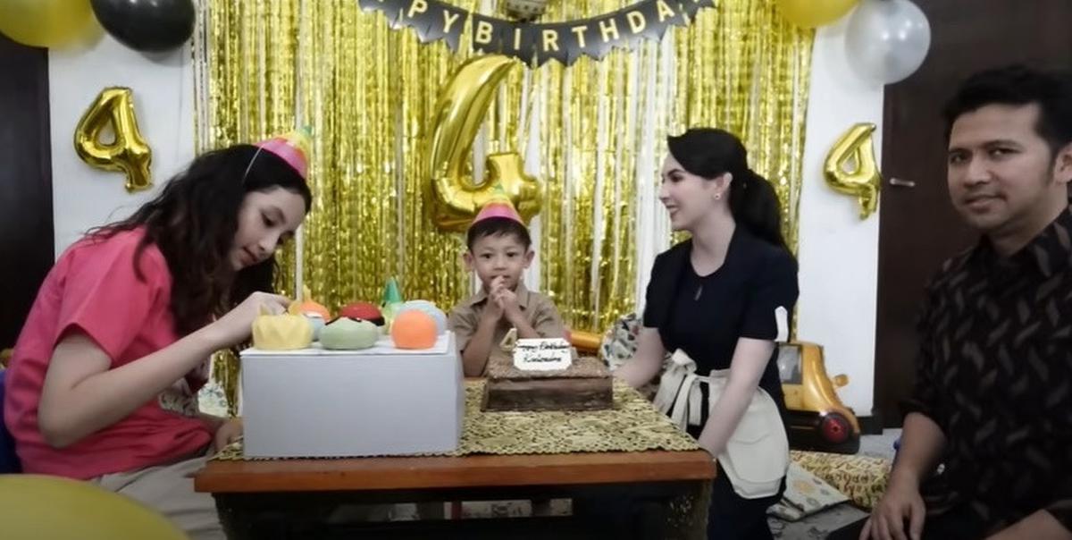 6 Potret Ultah Kale Anak Arumi Bachsin, Kena Prank Dapat Kado Barongsai Berujung Nangis