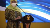 Gubernur Jawa Timur Khofifah Indar Parawansa di sela-sela kegiatan Peningkatan Indeks Literasi Masyarakat (PILM) di Gedung Grahadi, Surabaya, Sabtu sore (16/3/2022). (Liputan6.com/ Ist)