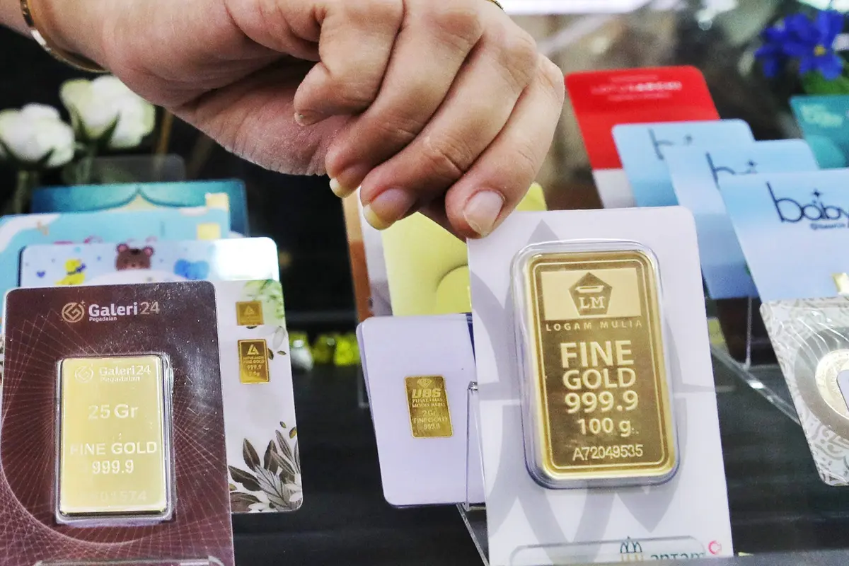 Harga Emas Dunia Menguat Tipis