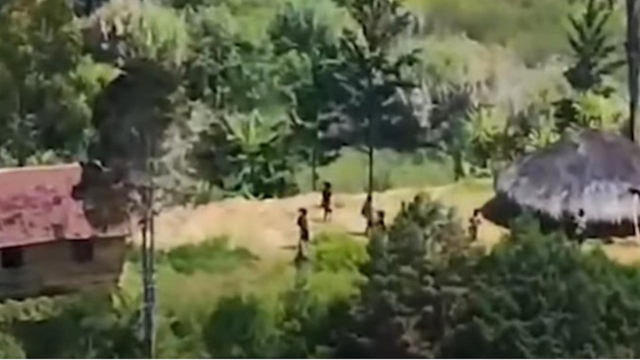VIDEO: KKB Papua Berulah Lagi Bakar Dua Rumah Bupati Dituding Jadi Pos Militer, Jelas Terekam Drone!