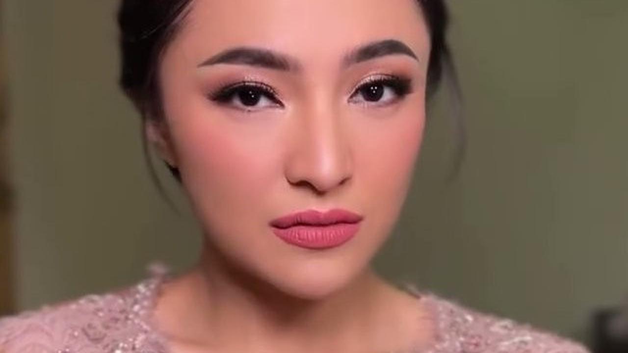 Potret Marshanda di Pernikahan Sang Adik, Tampil dengan Riasan Flawless - Kecantikan Wajahnya Jadi Sorotan