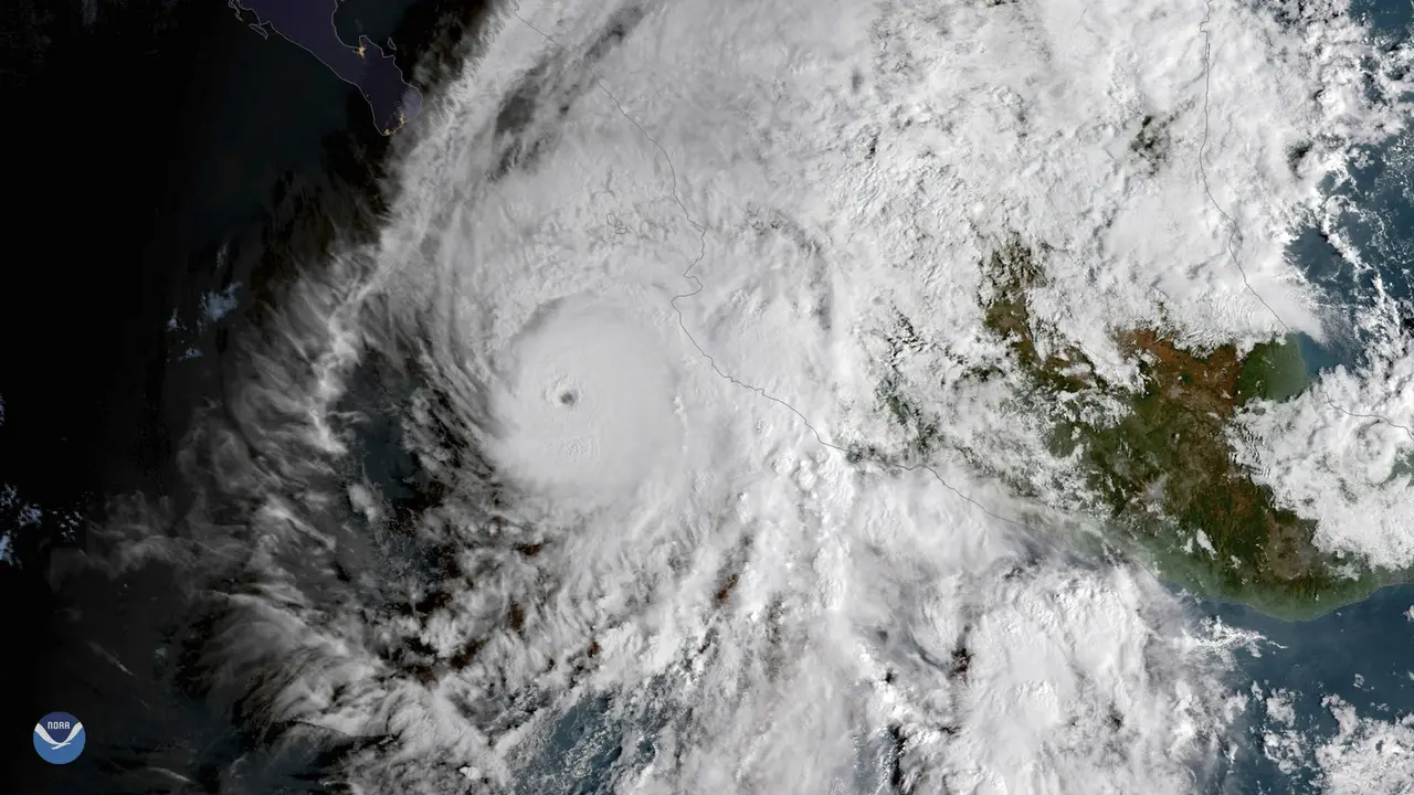 Badai Willa mengancam wilayah barat daya Meksiko dengan kekuatan angin mencapai 250 kilometer per jam (AP/NOAA)