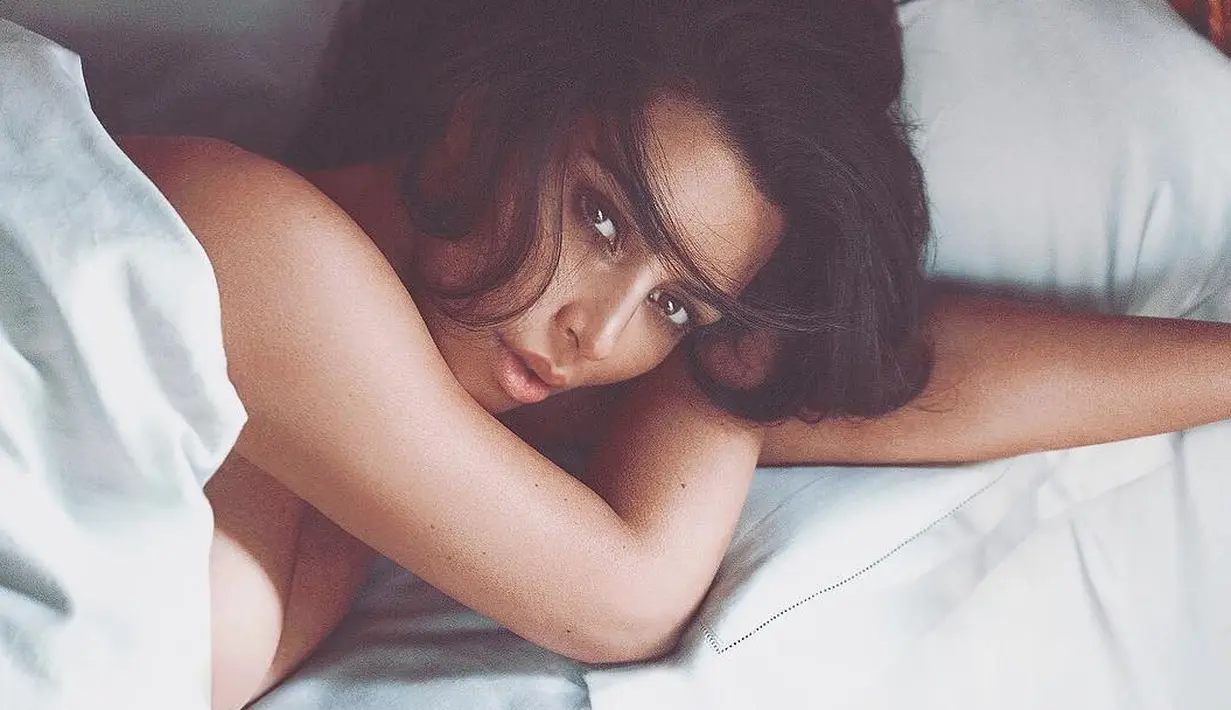 Kim Kardashian tahu cara menjual keseksian tubuhnya. (instagram/kimkardashian)