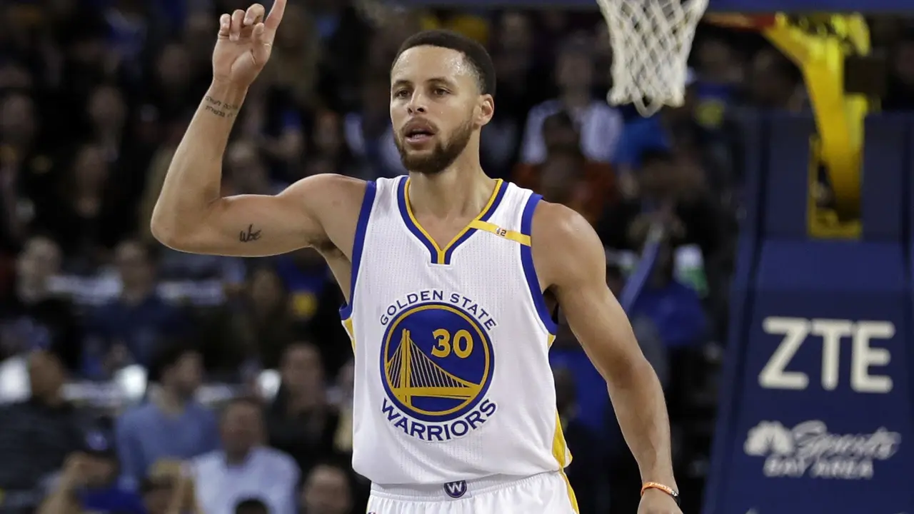 NBA: Jersey Curry Terlaris di Indonesia