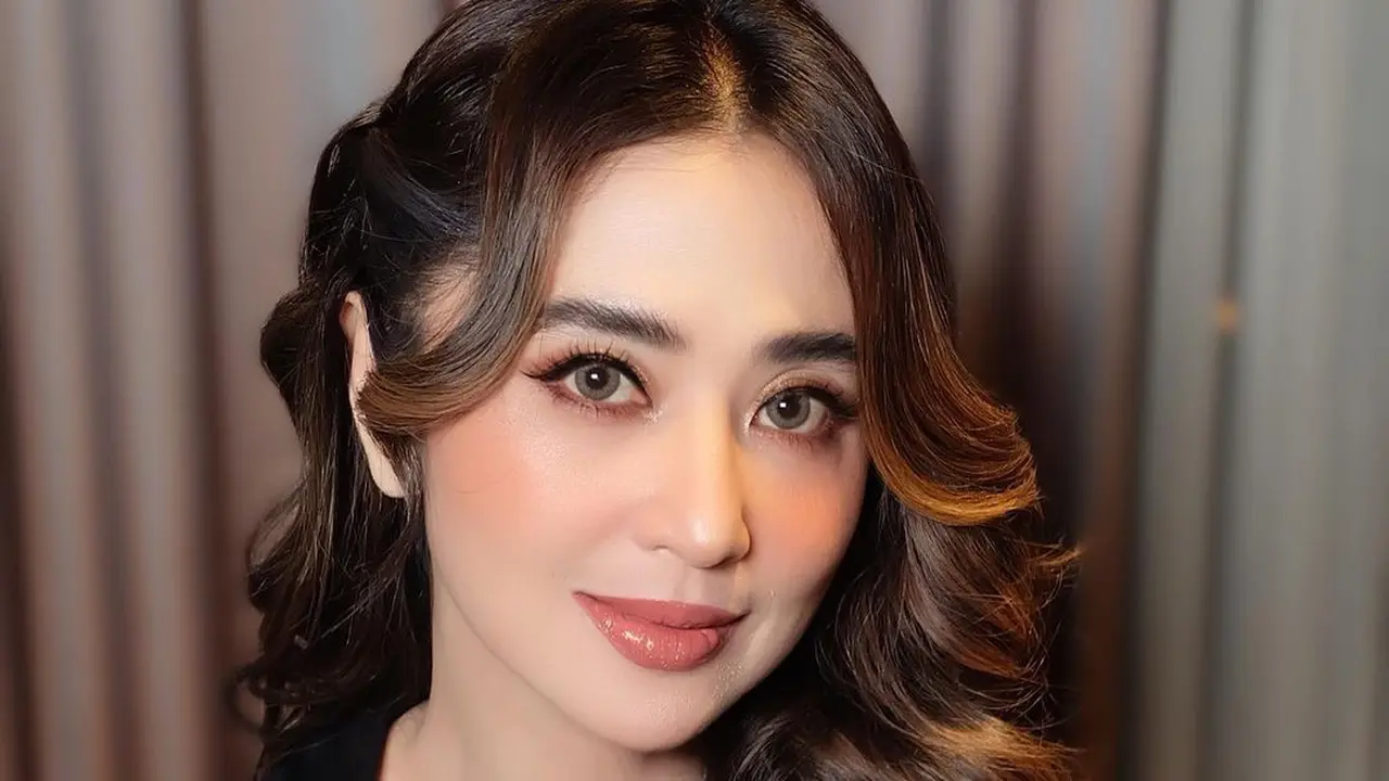 Dewi Perssik
