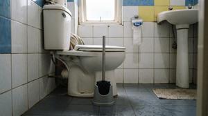 Seberapa Sering Sikat Toilet Harus Diganti? Kenali Cirinya yang Sering Diabaikan