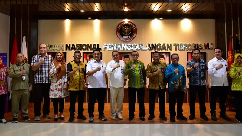 Sekretaris Utama Badan Nasional Penanggulangan Terorisme (BNPT) Bangbang Surono mencanangkan peningkatan kerja sama deradikalisasi antara BNPT dengan Kementerian Pertanian (Kementan).