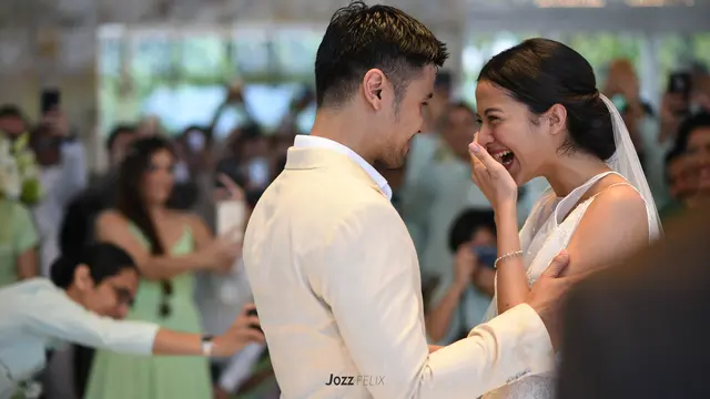 [Bintang] Chicco Jerikho dan Putri Marino