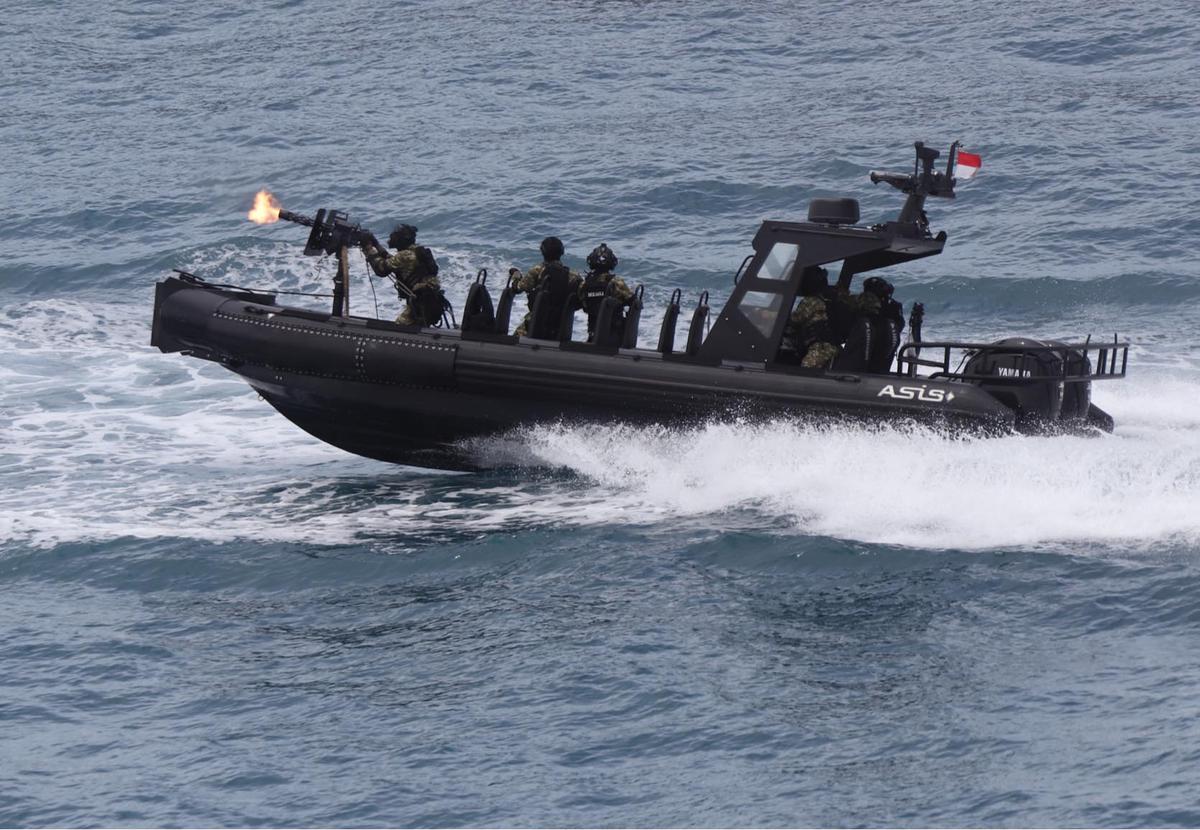 FOTO: Parade Kapal Perang dan Atraksi Prajurit  TNI AL Meriahkan Sailing Pass 2025