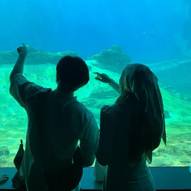 Putri Delina dan Jeffry Reksa di Singapura (Foto: Instagram @putridelinaa)