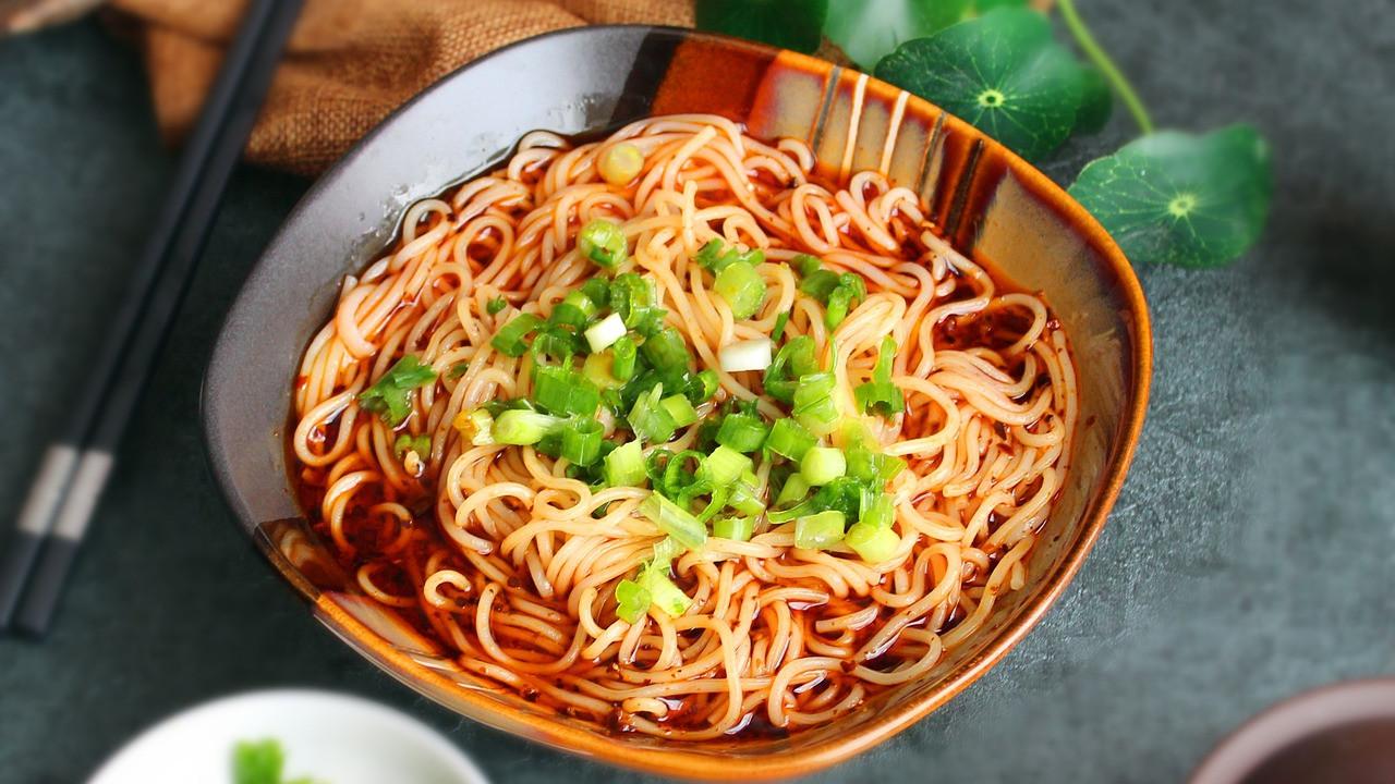 8 Makanan Penyebab BAB Berdarah, Perlu Diwaspadai