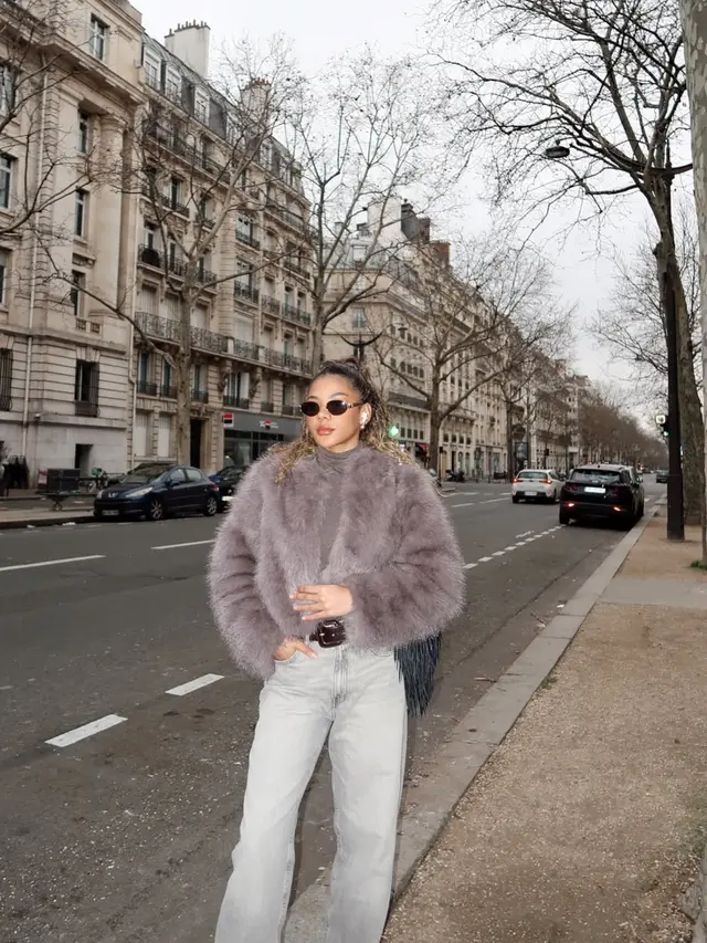 Gaya Chic Zsa Zsa Utari saat Musim Dingin di Paris, Dipuji Bak Artis Internasional