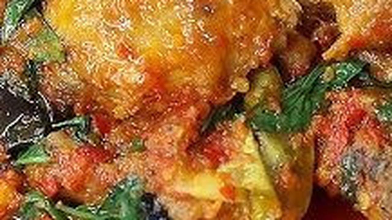 1. Ayam Rica-Rica Kemangi Pedas Gurih