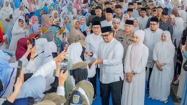 Kahiyang Ayu pakai hijab (Instagram/ayangkahiyang)