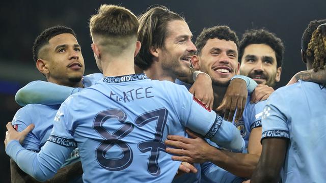 Foto: Pesta Gol Manchester City ke Gawang Salford City di Piala FA, James McAtee Cetak Hattrick