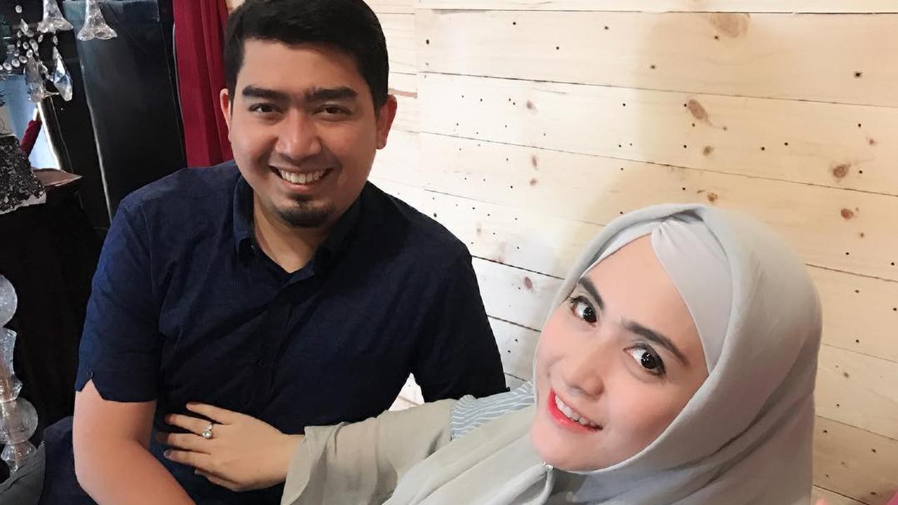 [Bintang] Ustaz Solmed dan April Jasmine