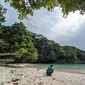 Pantai Teluk Hantu, di Kecamatan Punduh Pidada, Kabupaten Pesawaran, Lampung. (Liputan6.com/Ardi)