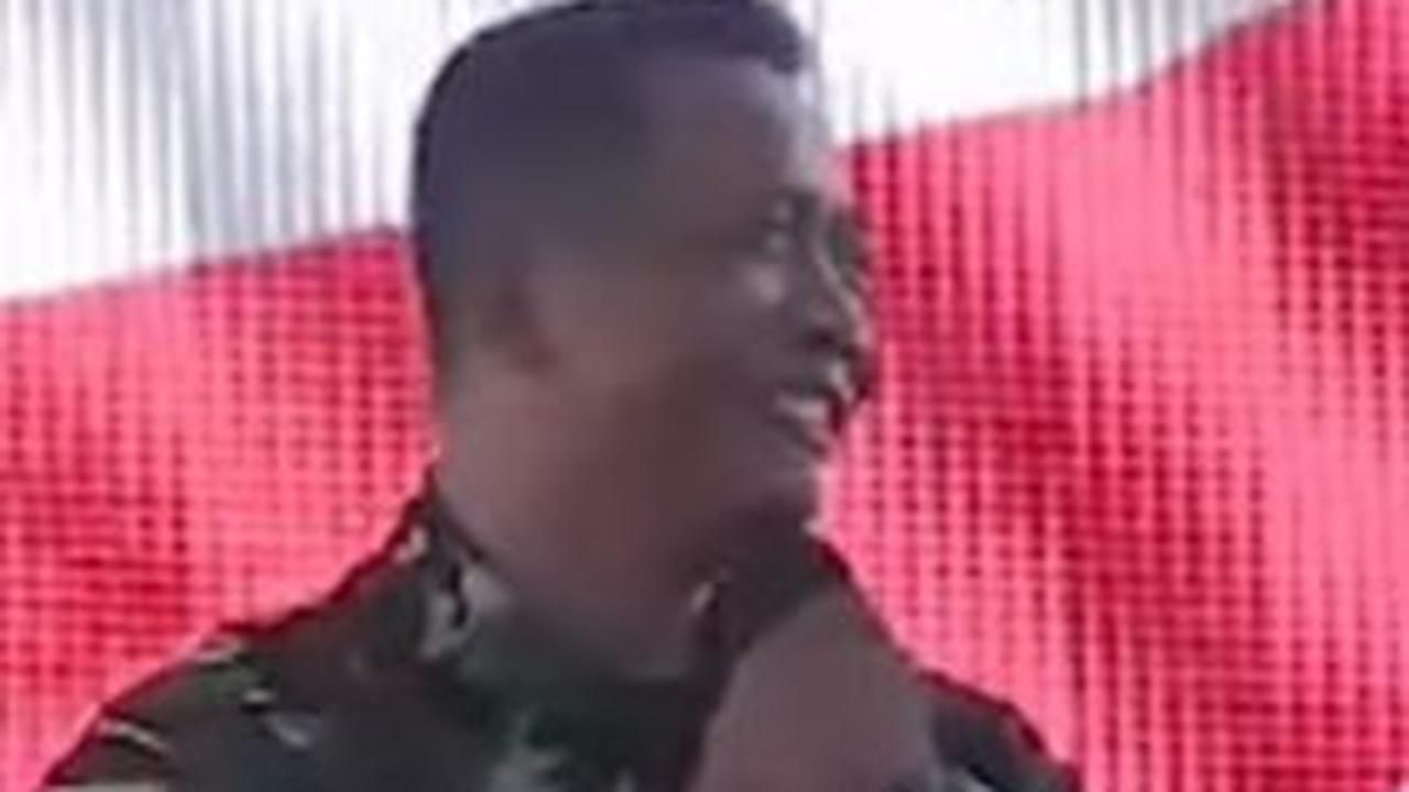 VIDEO: Momen Kocak Babinsa TNI Bilang 'Siap Komandan' ke Presiden Jokowi, Berakhir Dapat Sepeda