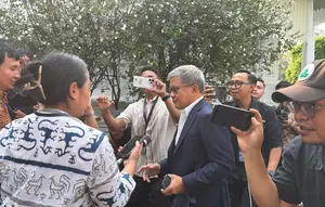 Dikabarkan Jadi Wantimpres, Rocky Gerung Tiba di Istana