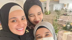 Setiap momen bertemu, Laudya Cynthia Bella, Zaskia dan Shireen Sungkar tak melupakan untuk berpose bareng. (Foto: Instagram/@laudyacynthiabella)