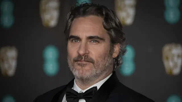 Joaquin Phoenix menghadiri malam puncak BAFTA 2020, di London, Inggris, pada Minggu (2/2/2020) malam. (Foto: Dok. Vianney Le Caer/Invision/AP)