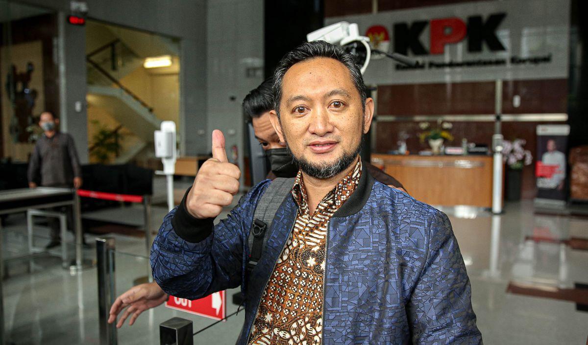 "Sehingga berdasarkan kecukupan alat bukti, saat ini tim penyidik KPK telah kembali menetapkan pejabat dimaksud sebagai tersangka TPPU," ujar Kabag Pemberitaan KPK Ali Fikri dalam keterangannya, Senin (12/6).