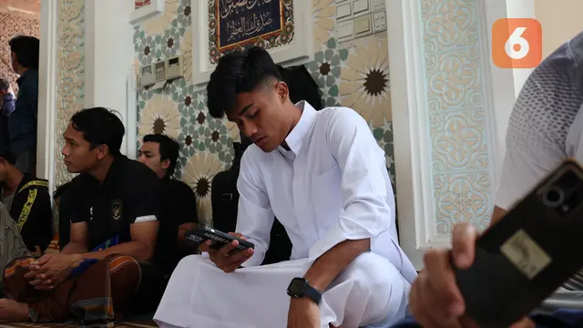 Foto: Mengikuti Skuad Timnas Indonesia U-22 Jumatan di Masjid Al Serkal di Sela SEA Games 2023
