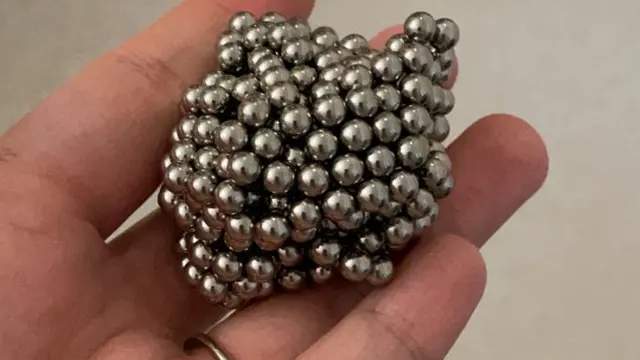 bola magnet