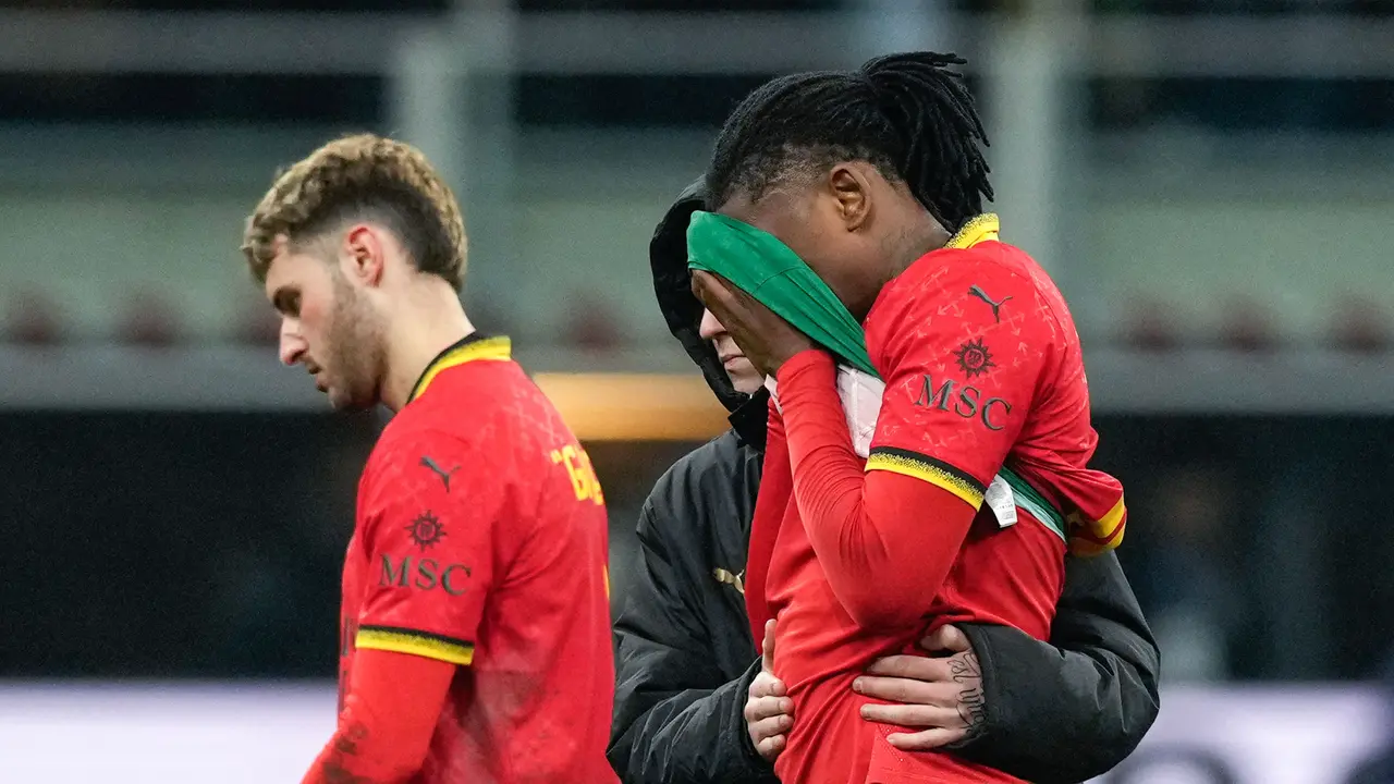 Foto: Tangis Rafael Leao Pecah, AC Milan Kalah Menyakitkan dari Lazio di Liga Italia