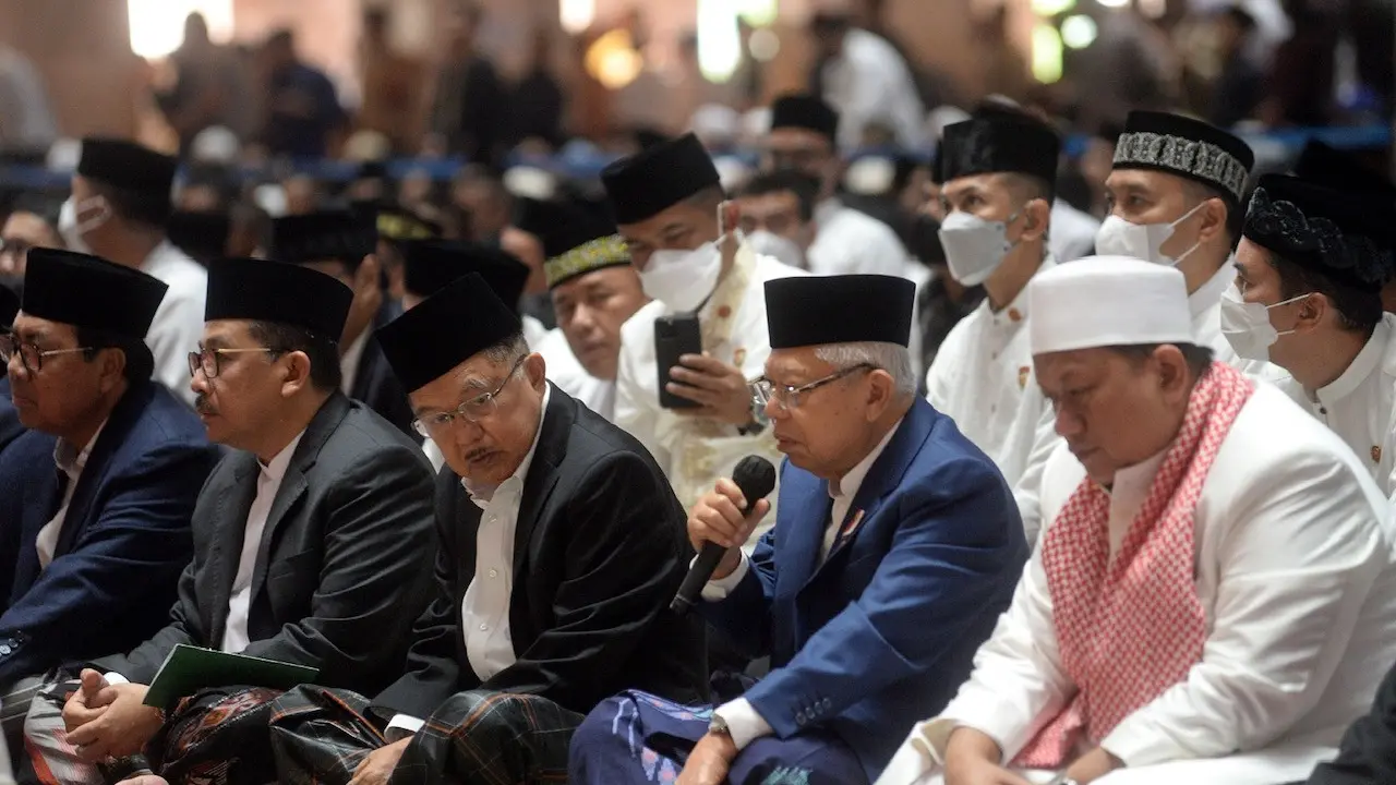 Wakil Presiden ke-10 dan ke-12 Jusuf Kalla atau JK merespons sikap PDI Perjuangan yang resmi mengusung Gubernur Jawa Tengah Ganjar Pranowo sebagai calon presiden (capres) untuk konstestasi Pilpres 2024.