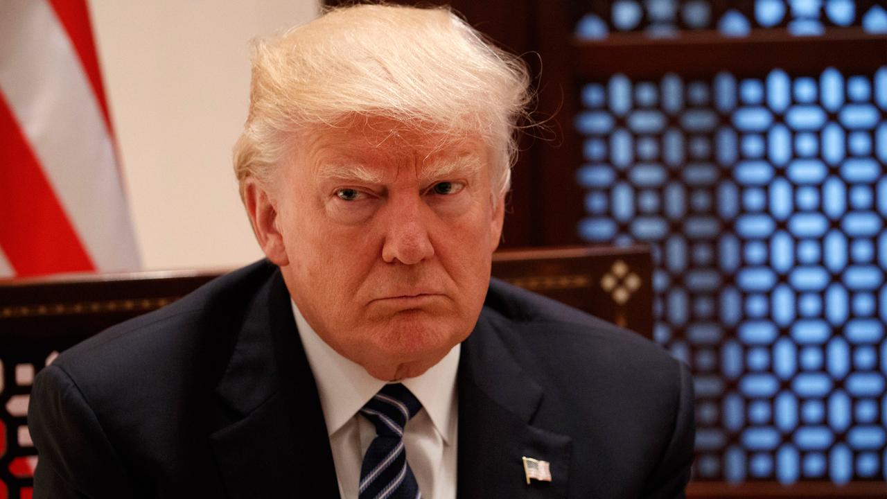 Kunjungi Presiden Mahmoud Abbas, Trump Ingin Damaikan Palestina - Israel