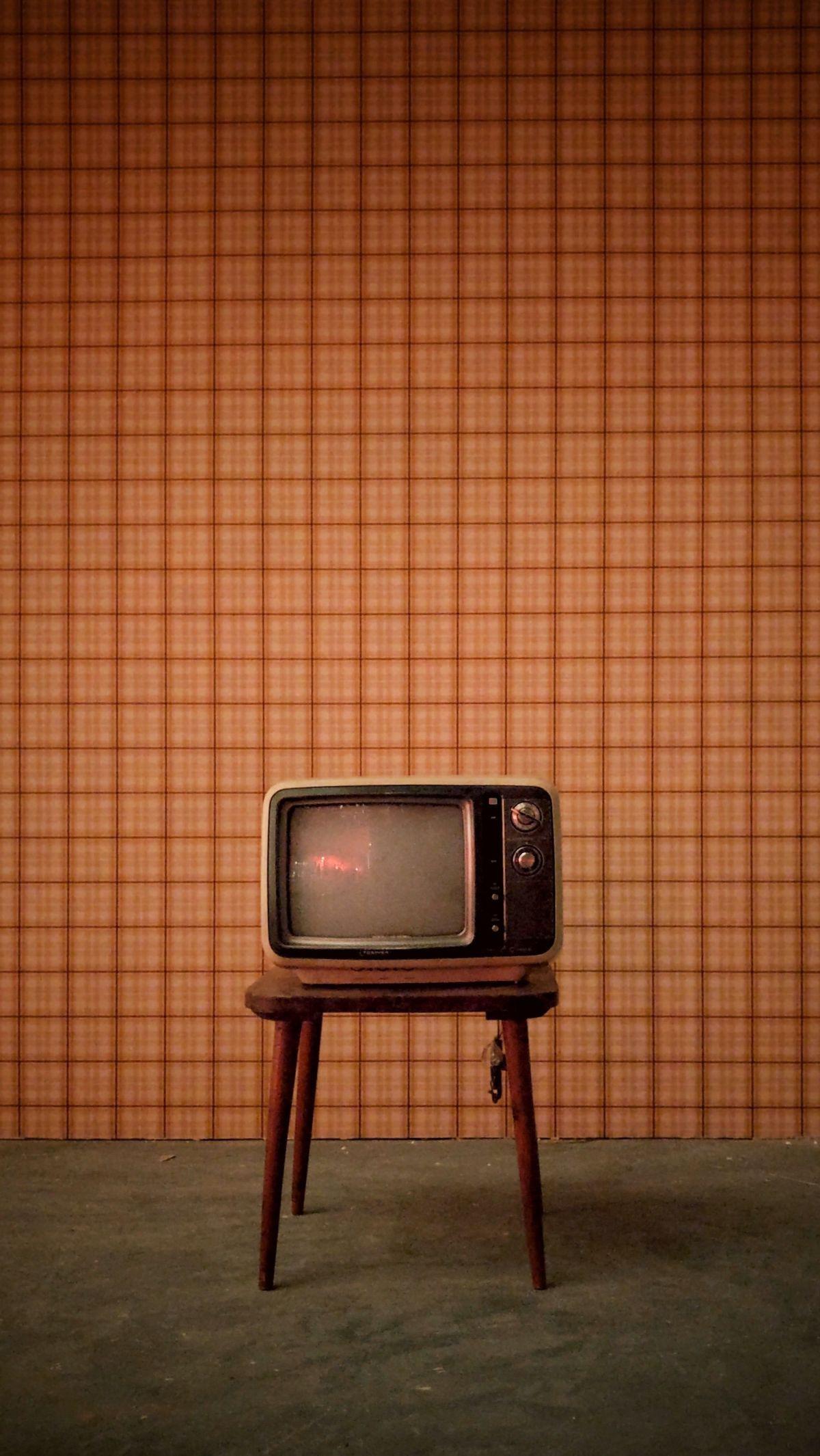 Televisi Republik Indonesia yang disingkat TVRI adalah jaringan televisi publik berskala nasional pertama di Indonesia. TVRI berstatus sebagai Lembaga Penyiaran Publik bersama Radio Republik Indonesia (RRI), yang ditetapkan melalui Undang-Undang No. 32/20