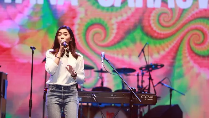 Obati Rindu sama Penampilan Isyana Sarasvati, Nyanyi Bareng di Pertashow #6 Yuk