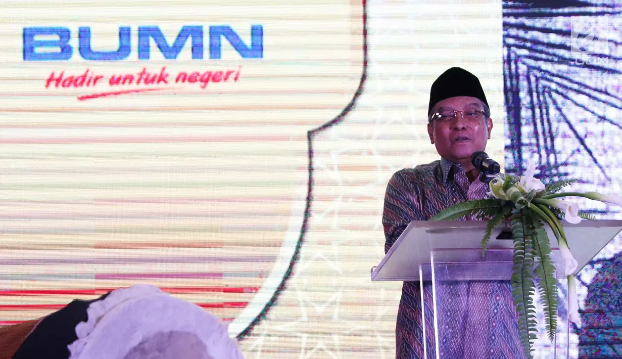 Ketua Umum Pengurus Besar Nahdlatul Ulama  (NU) KH Said Aqil Siradj saat menghadiri peluncuran aplikasi seluler Wakaf Uang NU di Jakarta, Selasa (13/6). (Liputan6.com/Angga Yuniar)