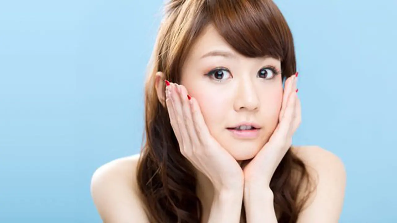 Tak pede dengan pipi chubby? Lakukan cara ini Ladies/copyright: thinkstockphotos.com