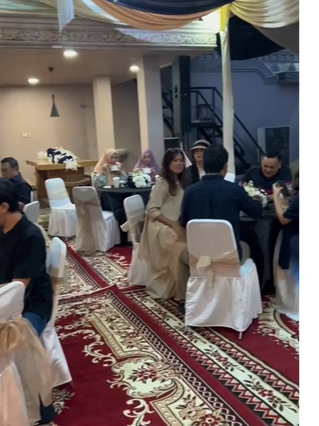6 Potret Iftar dan Syukuran Ultah Anang Hermansyah ke-56, Bernuansa Serba Hitam
