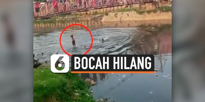 VIDEO: Lompat dari Jembatan, Bocah Hilang di Kali Banjir Kanal Barat
