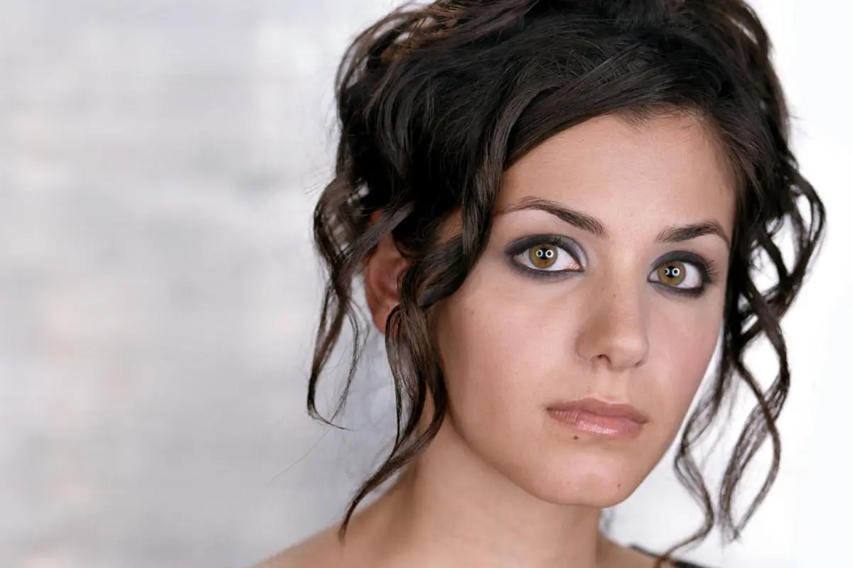 Ada Laba-Laba Hidup di Kuping Penyanyi Jazz Katie Melua!