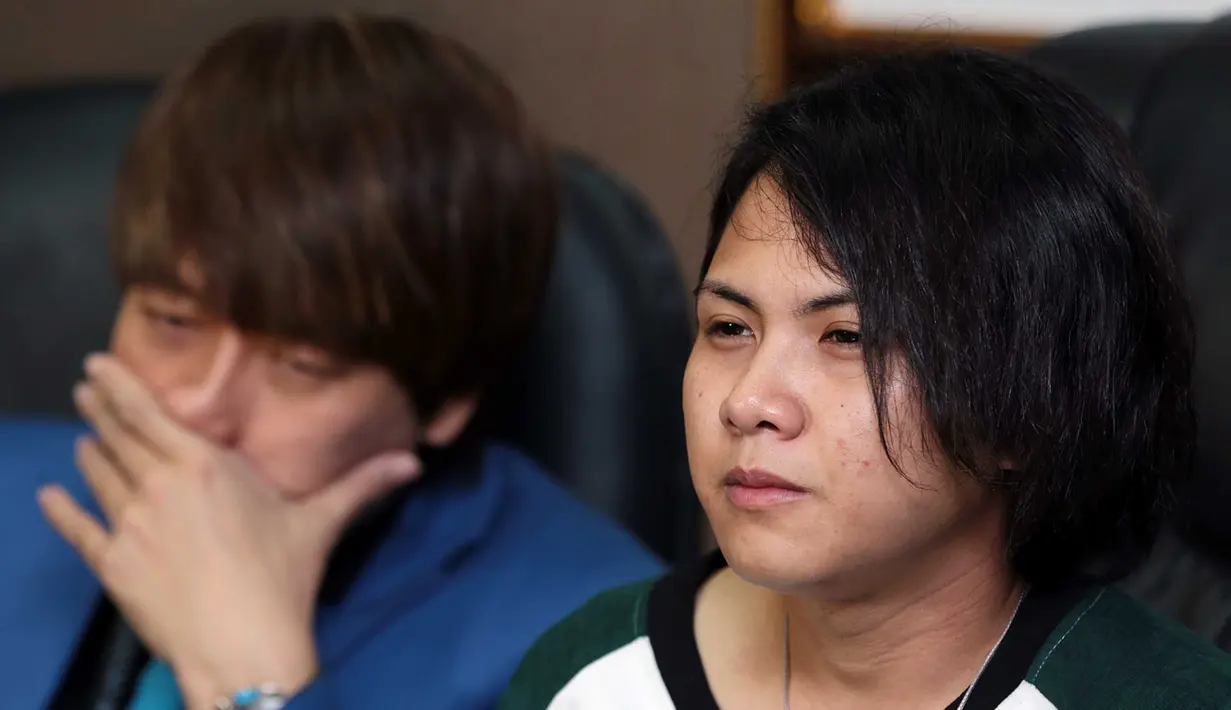 Evelyn menggelar jumpa pers terkait kondisi rumah tangganya di kantor pengacaranya di kawasan Permata Hijau, Jakarta Selatan, Jumat (3/3/2017) petang. meski hingga kini ia masih syok dengan keputusan Aming. (Deki Prayoga/Bintang.com)