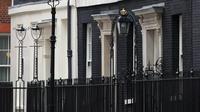 Rumah dinas PM Inggris di Downing Street No.10, London. (dok.PublicDomainPictures/Pixabay)